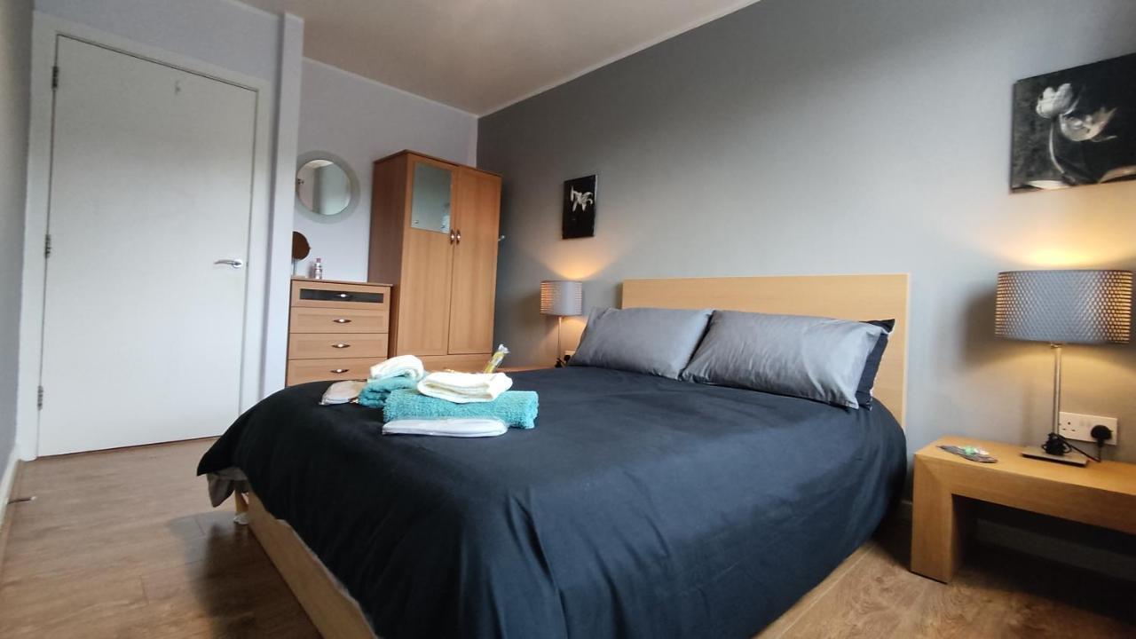 Modern 1-Bed Flat In Wigan Daire Dış mekan fotoğraf