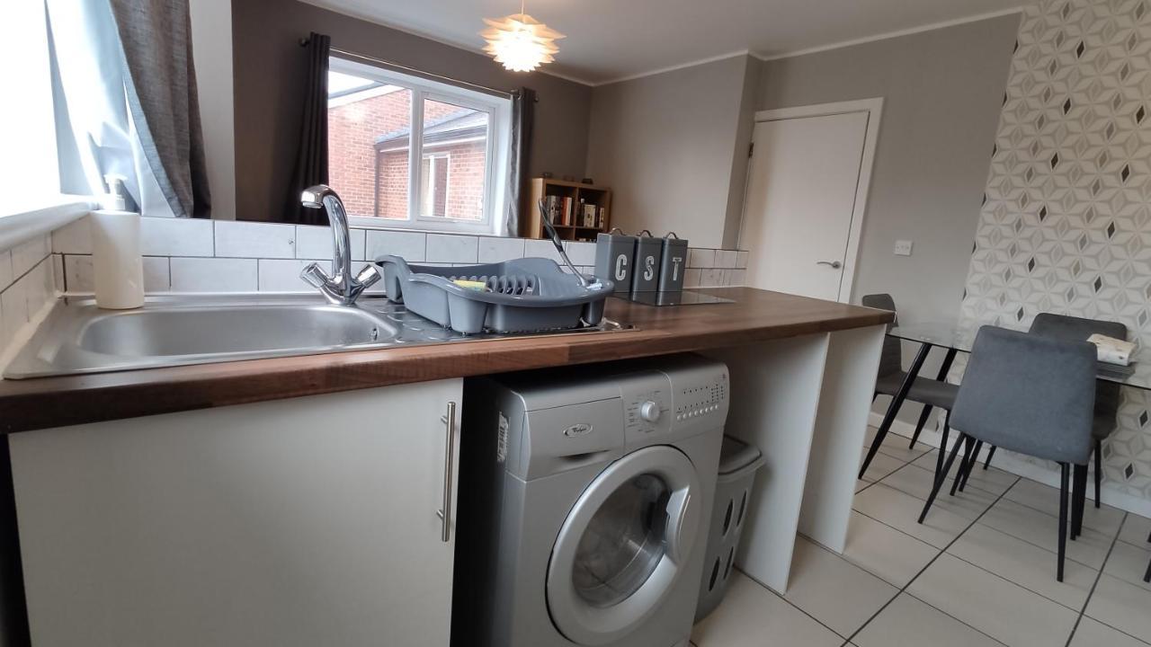 Modern 1-Bed Flat In Wigan Daire Dış mekan fotoğraf